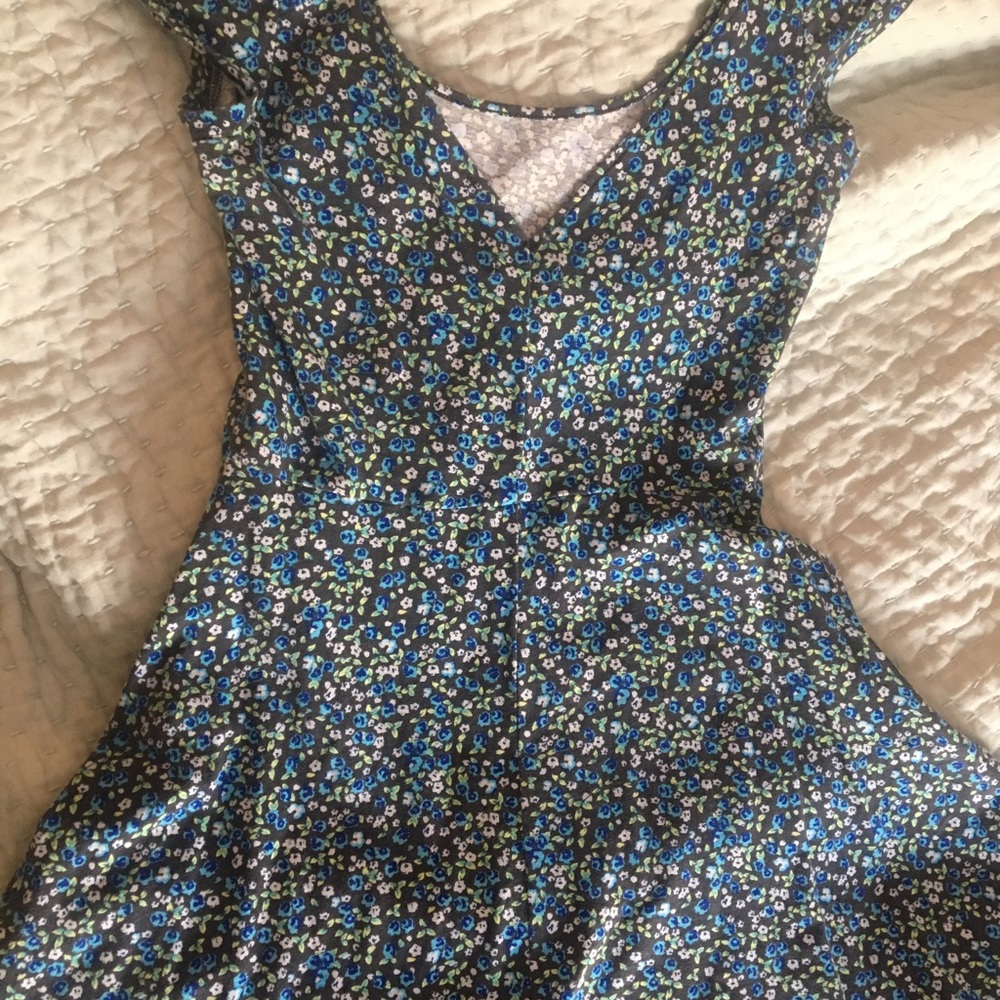 👗🌿🌻Spring Floral Dress🌻🌿👗 - Picture 3 of 4